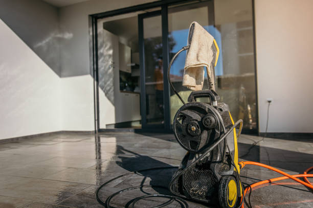 Professional Pressure Washing in Florida Gulf Coast University, FL
